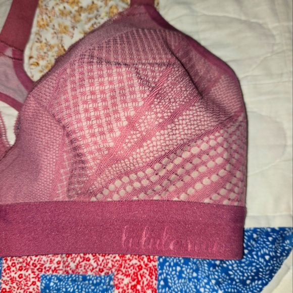 Lululemon Awake to Lace Mauve 34C Wireless Sports Bra - Picture 4 of 8